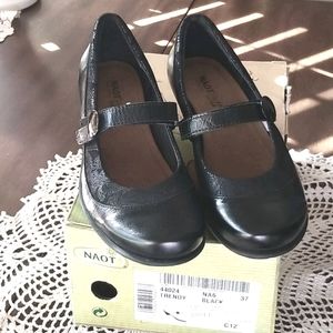 Naot Mary Janes WITH ADJUSTABLE STRAPS